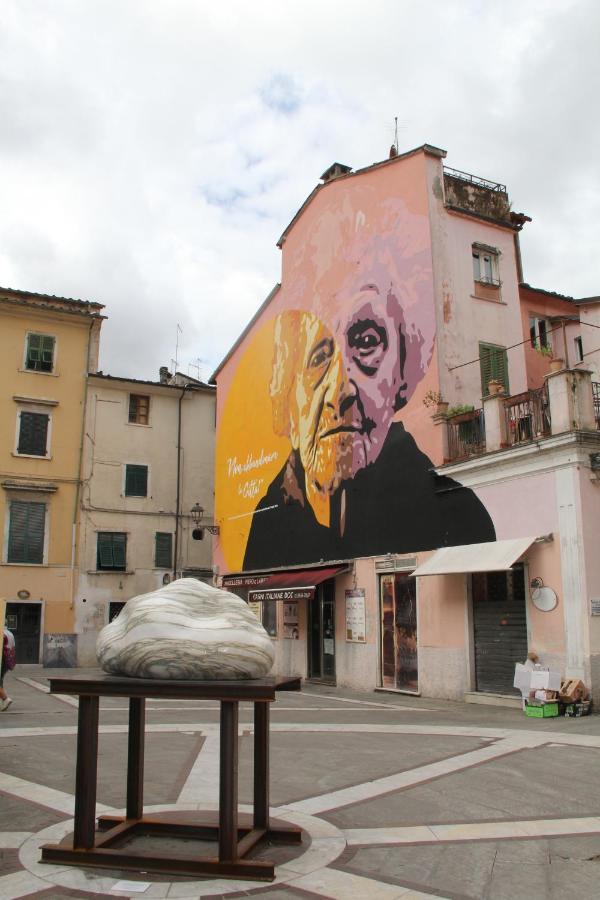 La Porta Sui Monti Di Luna Carrara Exteriör bild