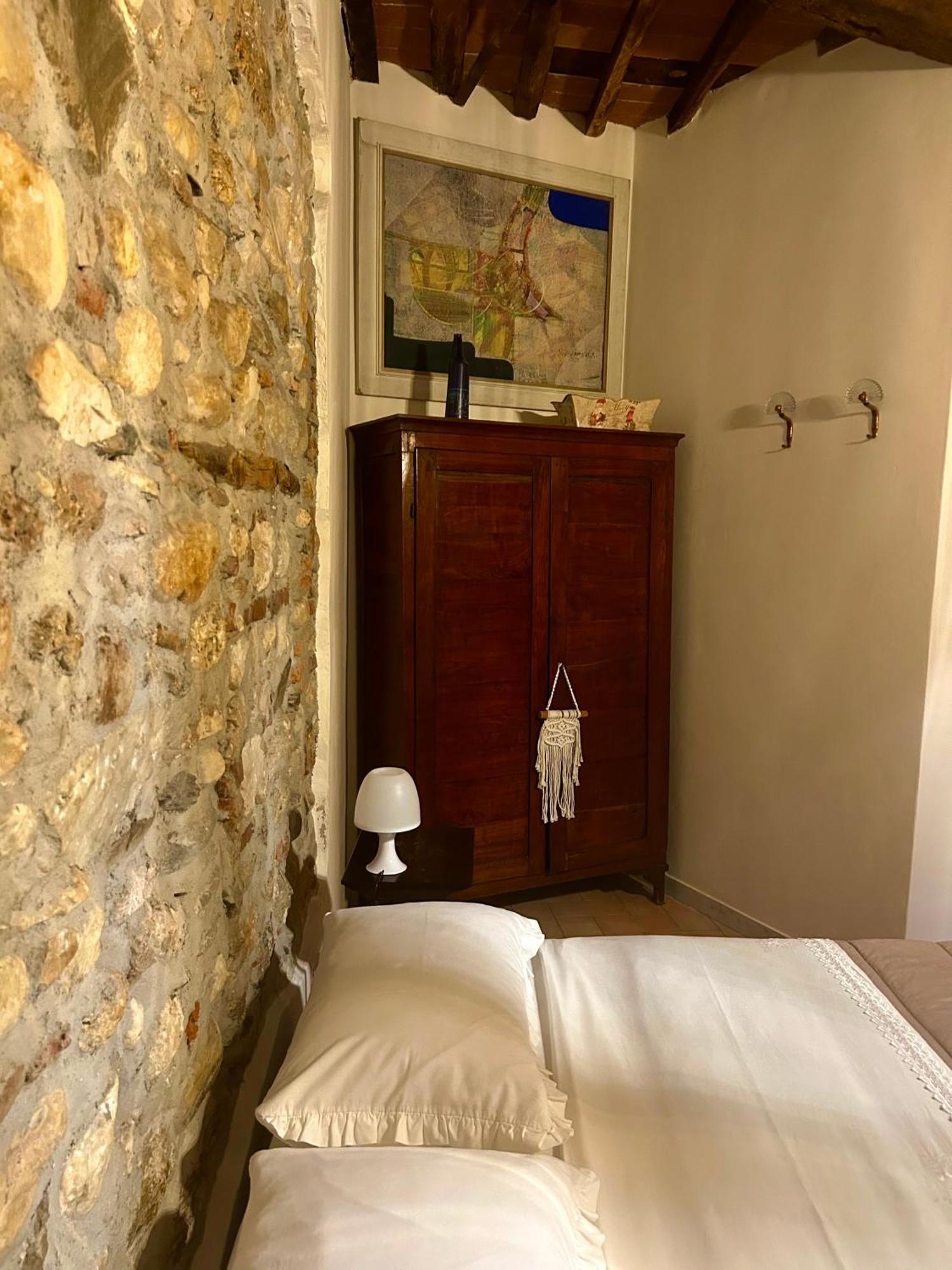 La Porta Sui Monti Di Luna Carrara Exteriör bild